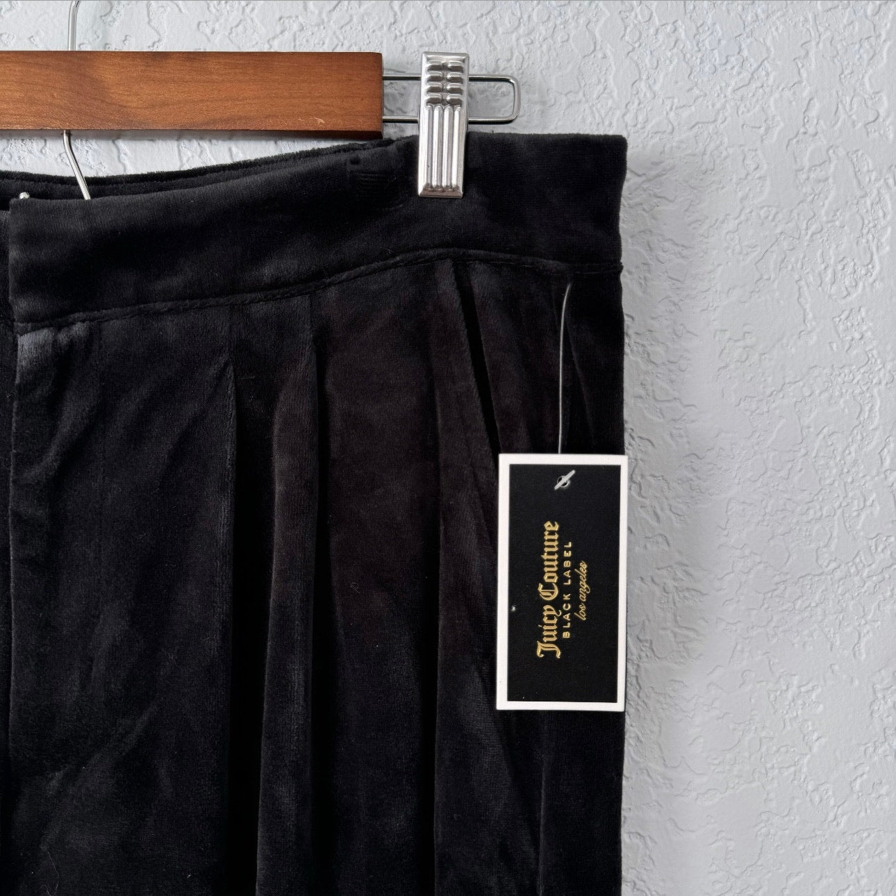 Juicy Couture Cropped Velour Pant