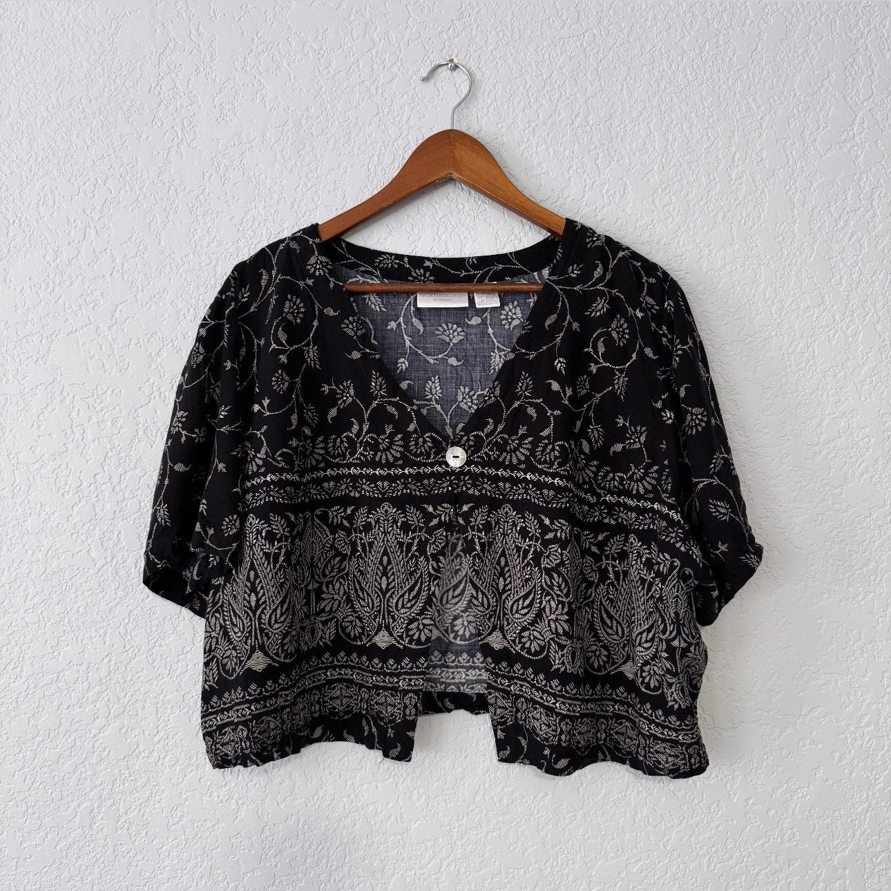 Worthington Patterned Short Sleeve Crop Top