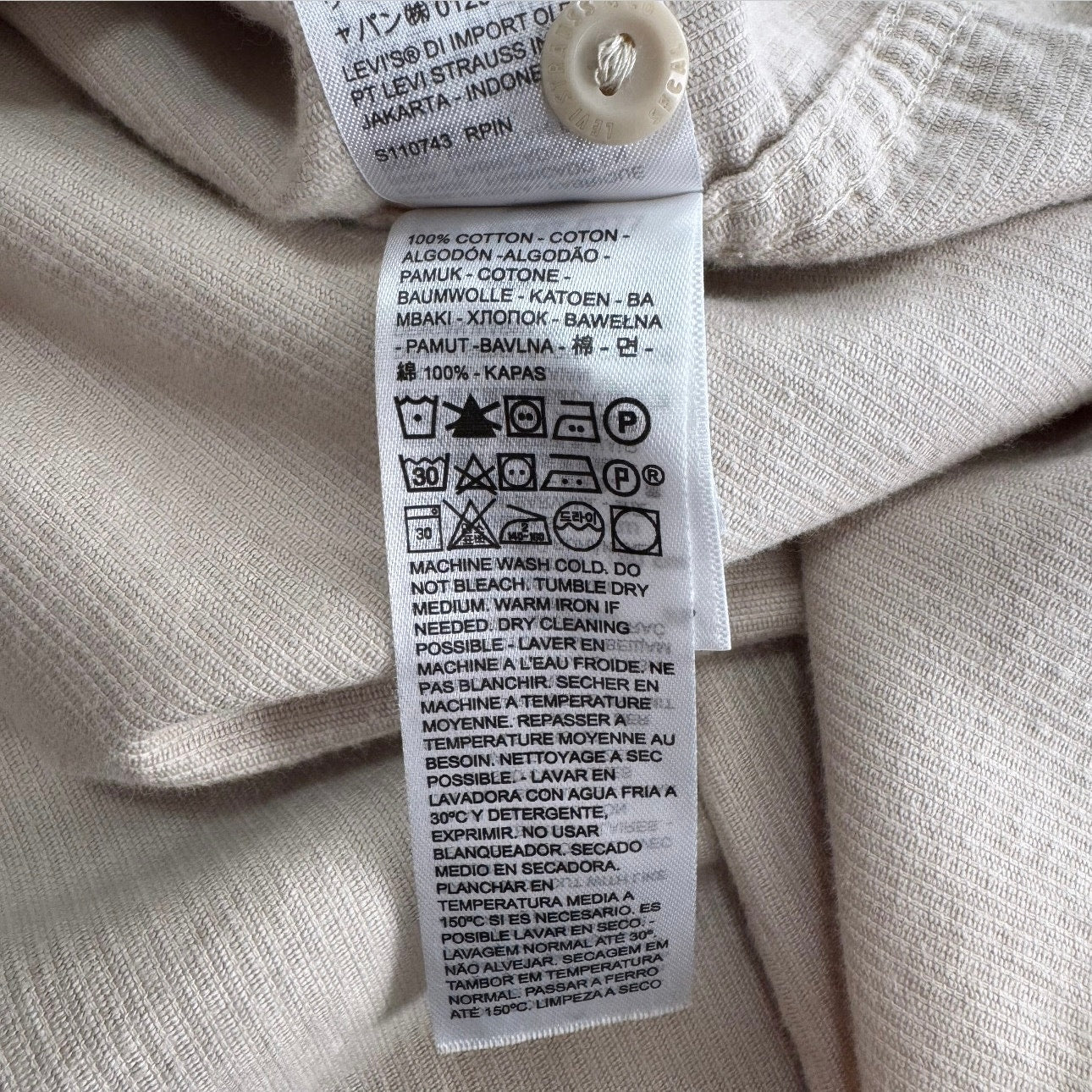 levi's corduroy long sleeved button up shacket