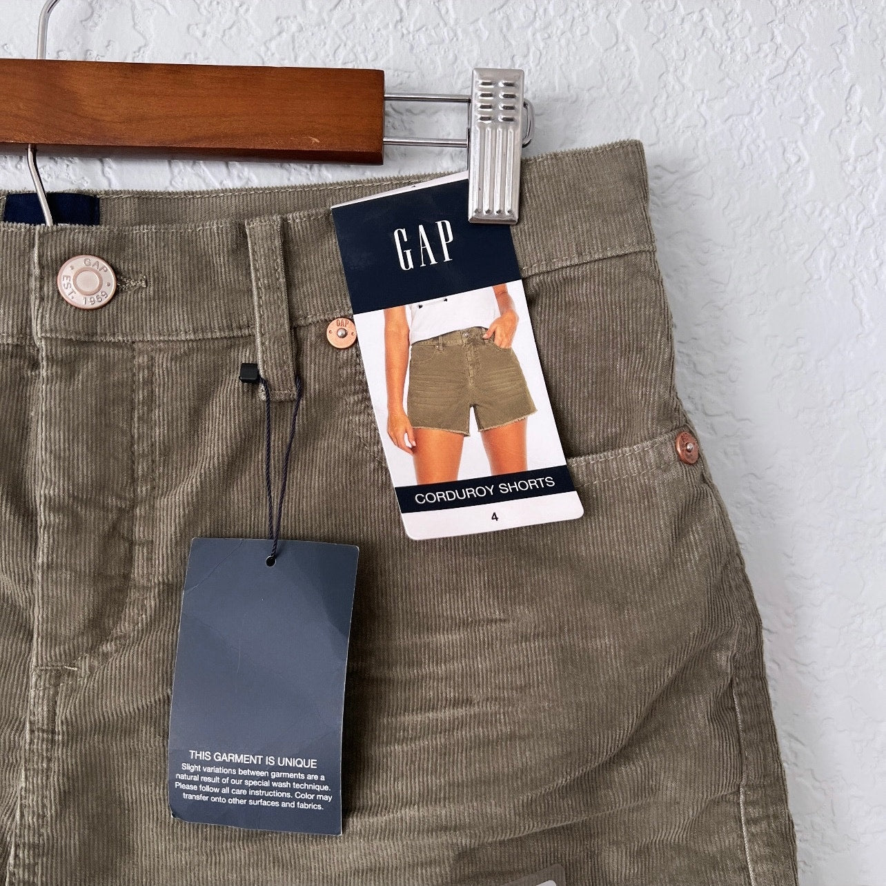 GAP green raw hem corduroy shorts size 4