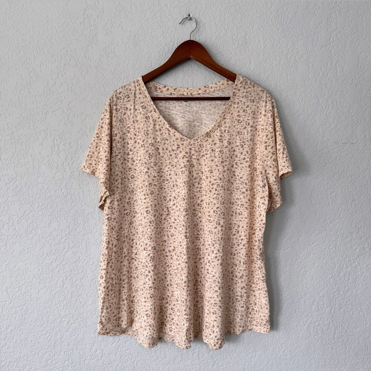 Old Navy Animal Print Basic Short Sleeve Tee
