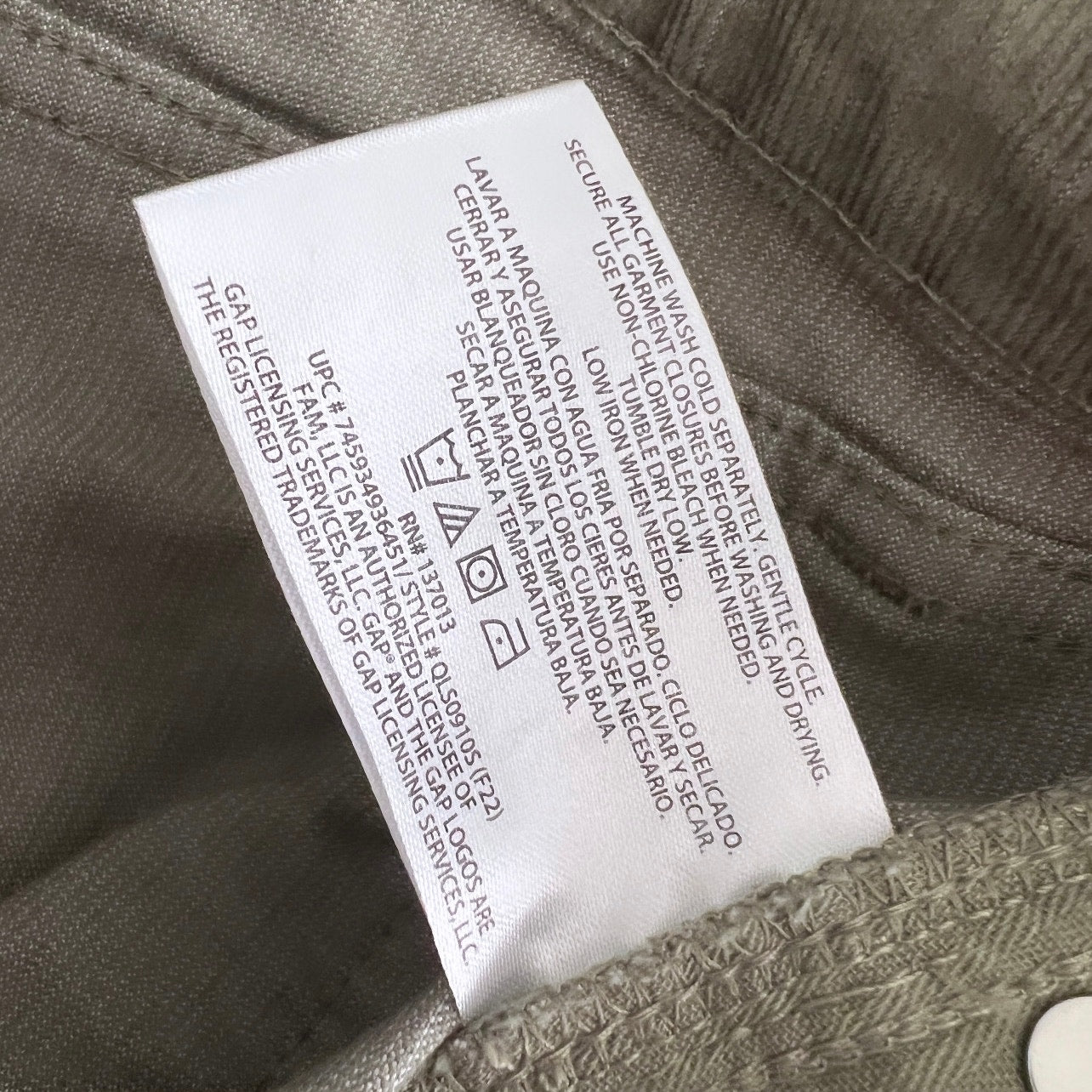 GAP green raw hem corduroy shorts size 4