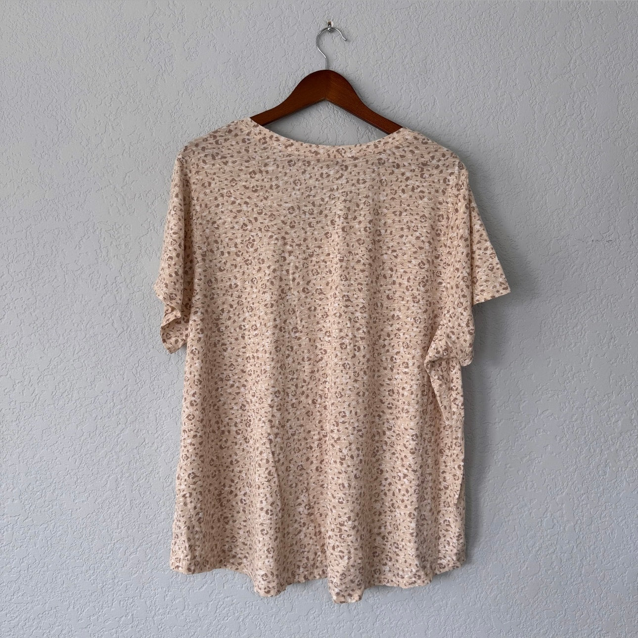 Old Navy Animal Print Basic Short Sleeve Tee
