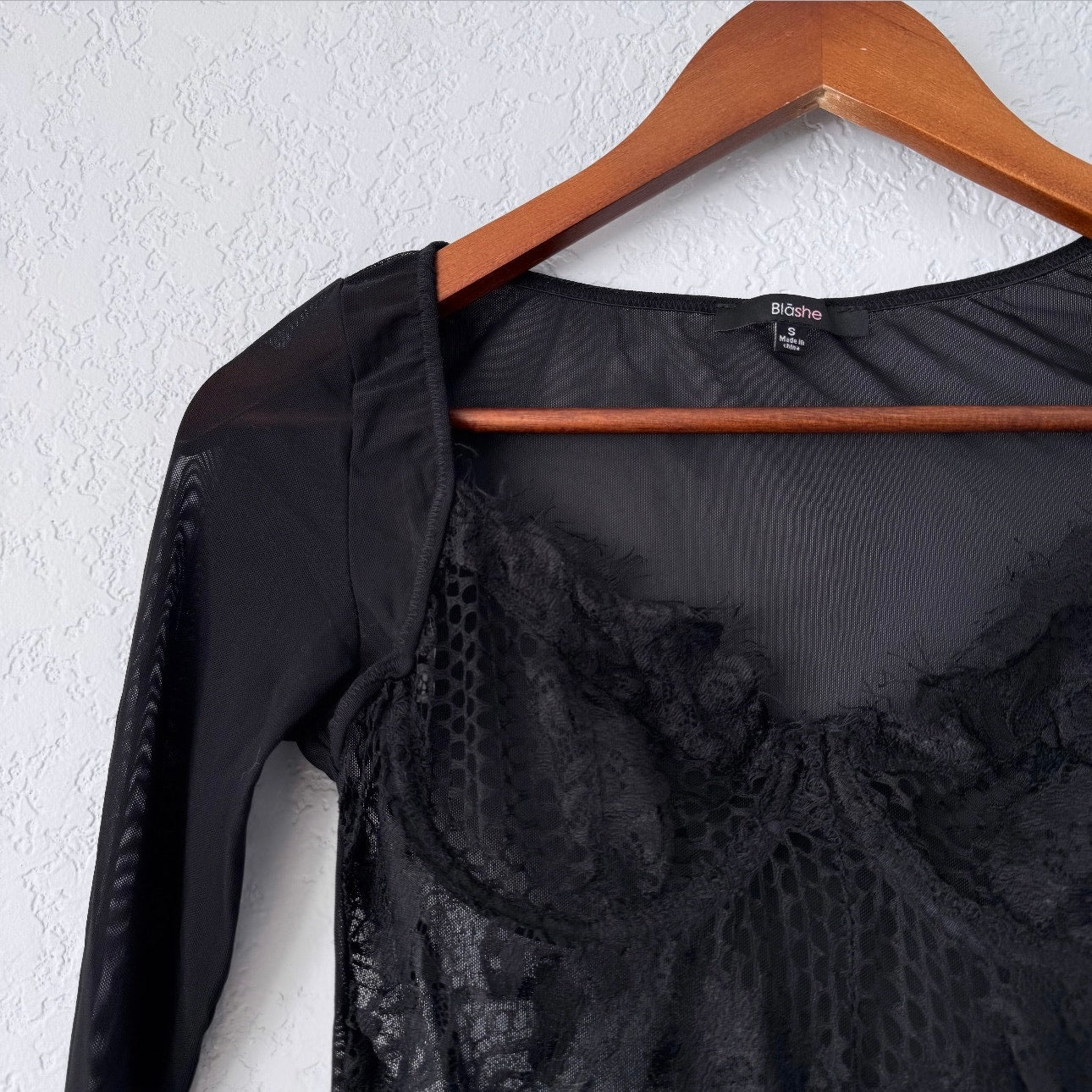 blashe black sheer lace long sleeve bodysuit size small