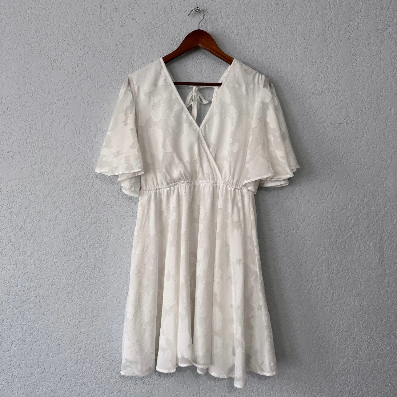 unbranded leaf print short sleeve flowy knee length dress
