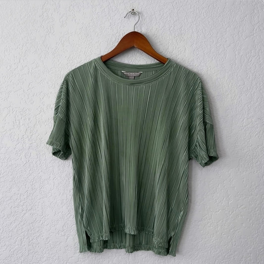 marc new york plissé short sleeve crewneck top