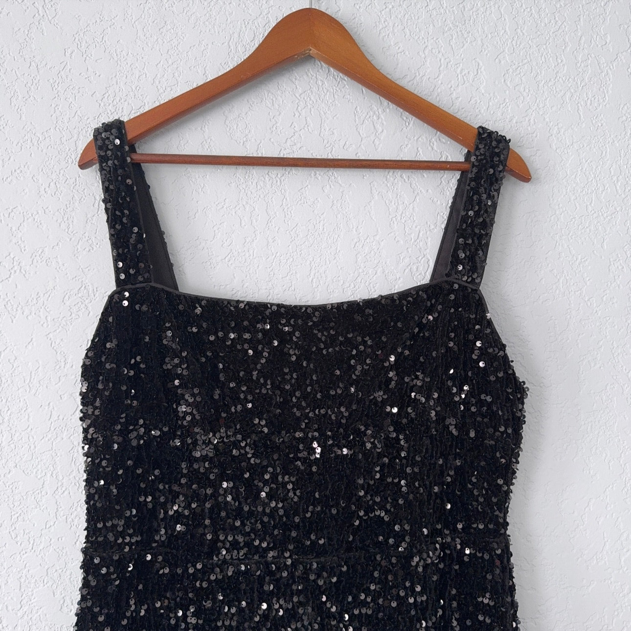 MISS ORD Sequin Sleeveless Midi Dress