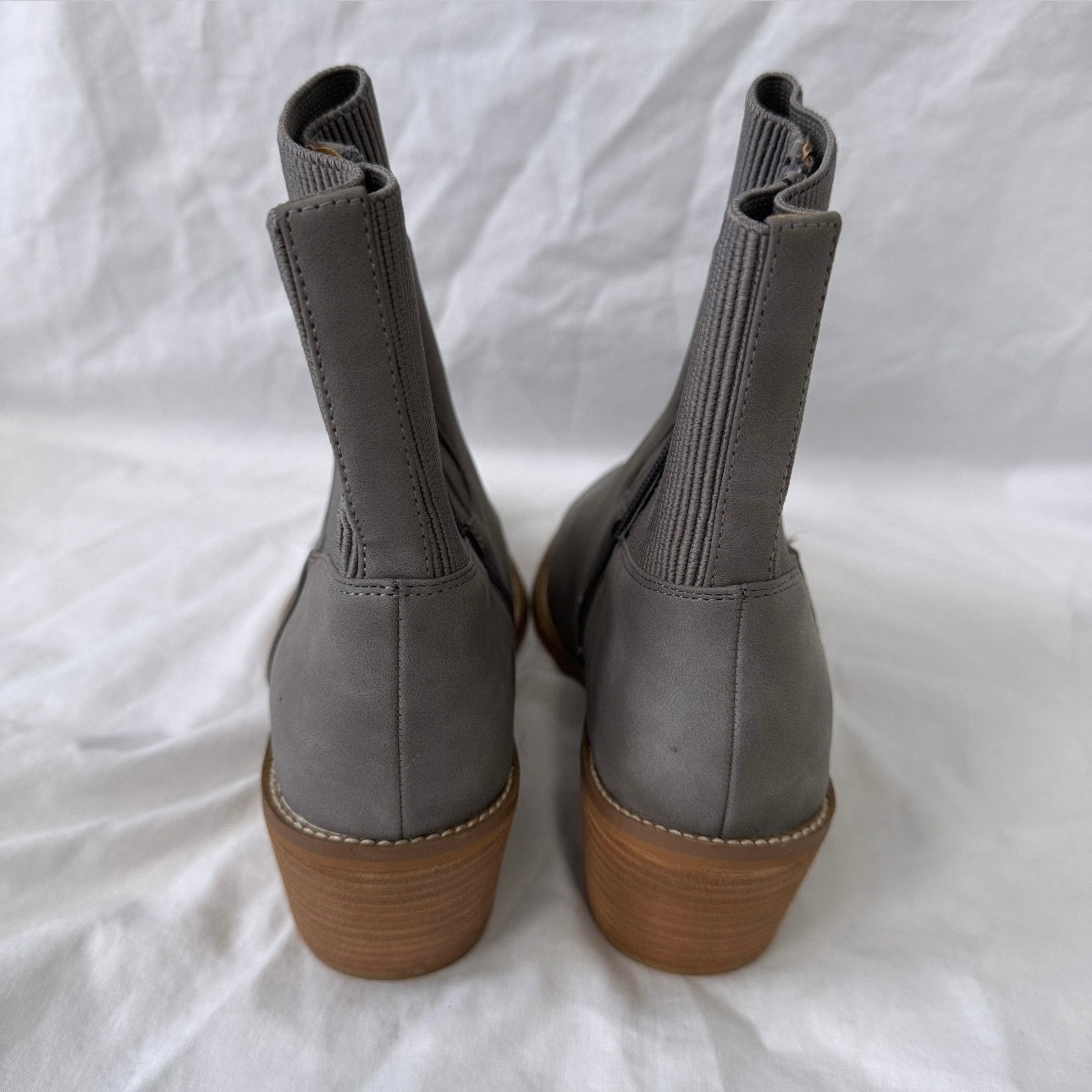 Dolce Vida Gray Pointed Toe Chelsea Booties Size 8.5